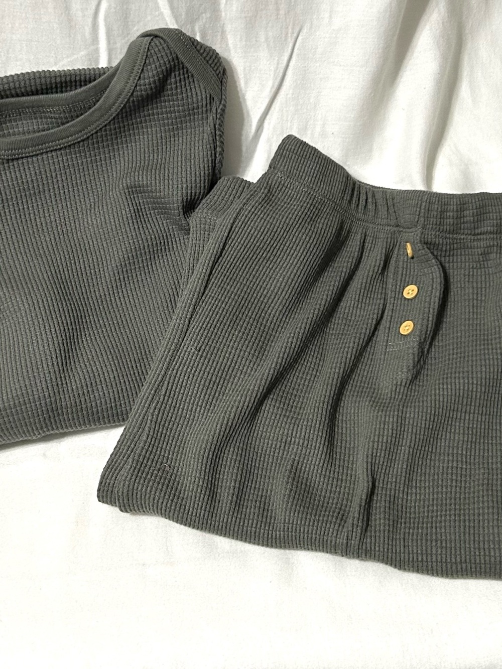 24 Month Long-Sleeve Waffle Knit Baby Bodysuit Pant Set - Gray NWOT